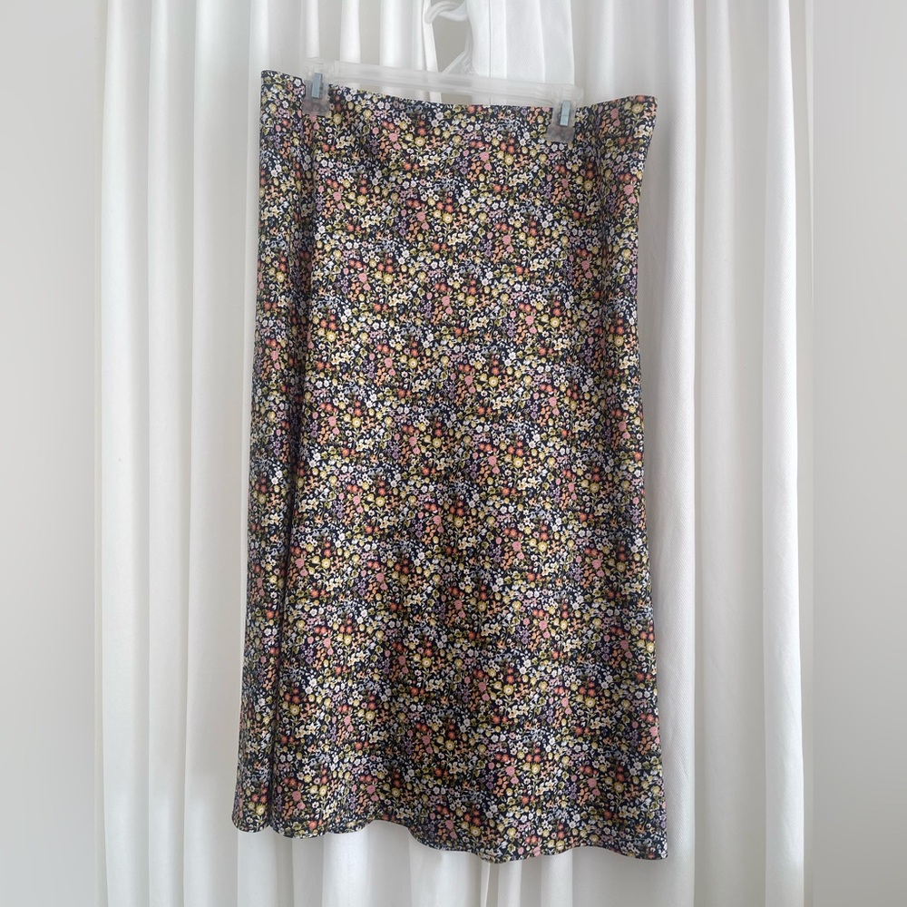 LOFT micro floral satin midi skirt L slip